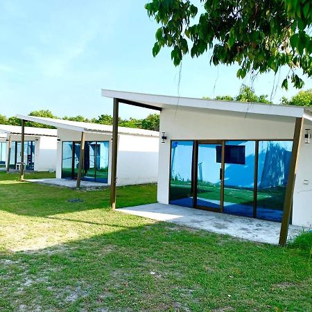 Homestay Resort Koh Rong Sanloem Сиханоуквил Екстериор снимка