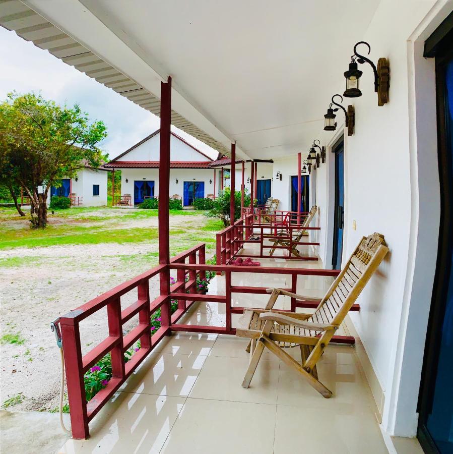Homestay Resort Koh Rong Sanloem Сиханоуквил Екстериор снимка