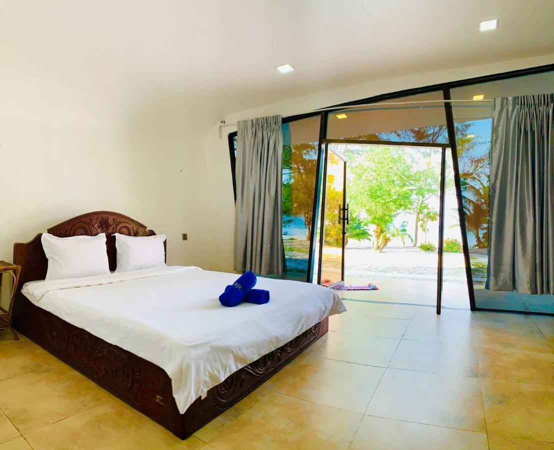 Homestay Resort Koh Rong Sanloem Сиханоуквил Екстериор снимка
